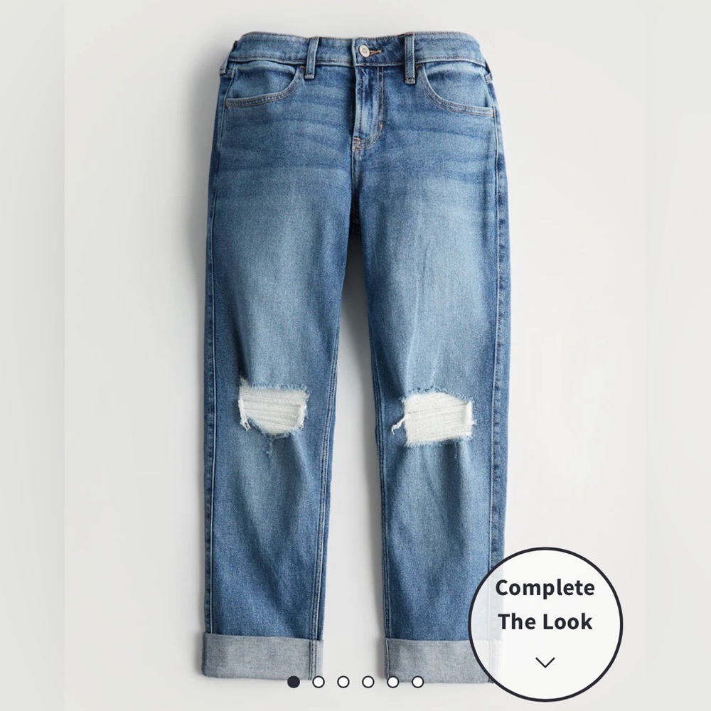 HOLLISTER LOW RISE RIPPED MEDIUM WASH BOYFRIEND JEANS